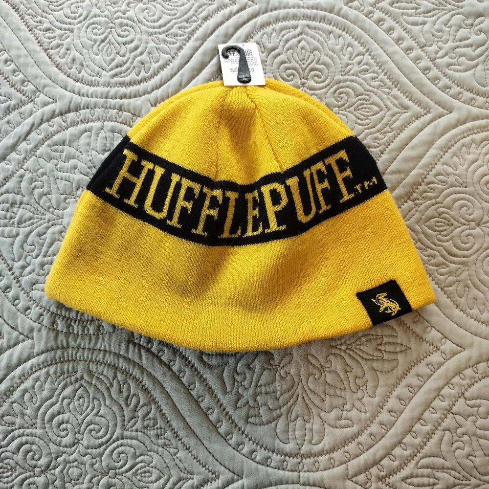 2/$30 NWT‎ Hufflepuff Beanie Cap Harry Potter OS Unisex